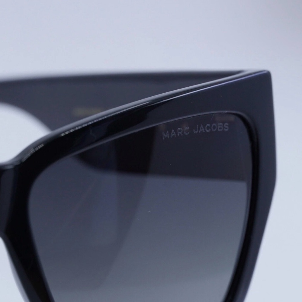 Marc Jacobs Women’s SquareBlack/Gray Gray Radiant Polarized Sunglasses & Case - Picture 6 of 6